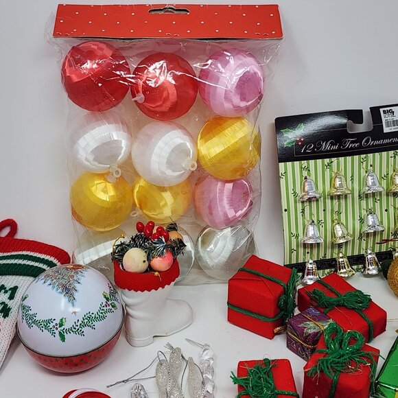 Christmas Assemblage Crafting Lot Mixed Presents Candy Cane Bells Ribbon Beads V - Picture 8 of 13